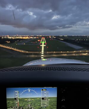 Approach runway 24 EHRD